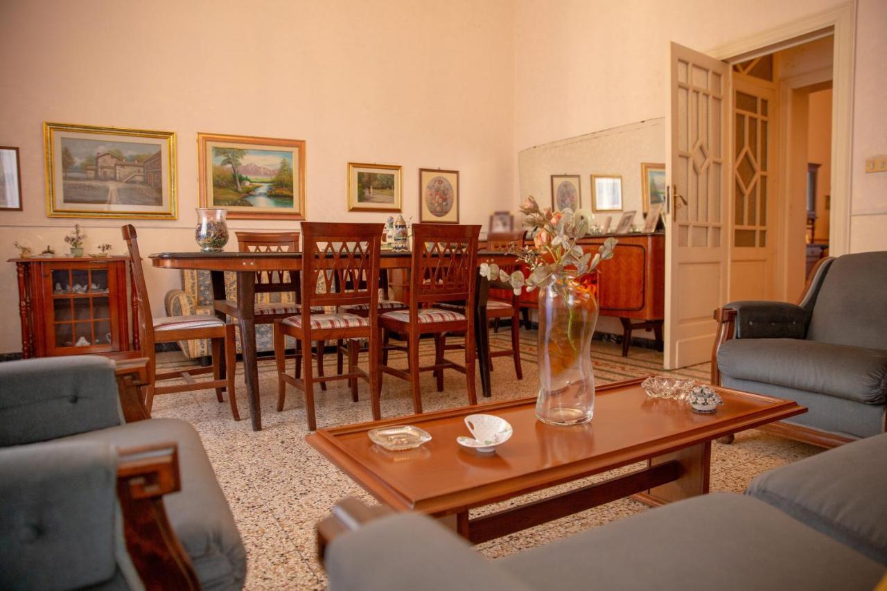 Rivivi Gli Anni '60 Appartement Catánia Buitenkant foto