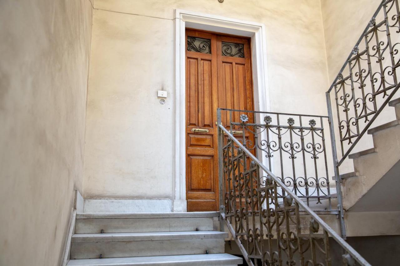 Rivivi Gli Anni '60 Appartement Catánia Buitenkant foto
